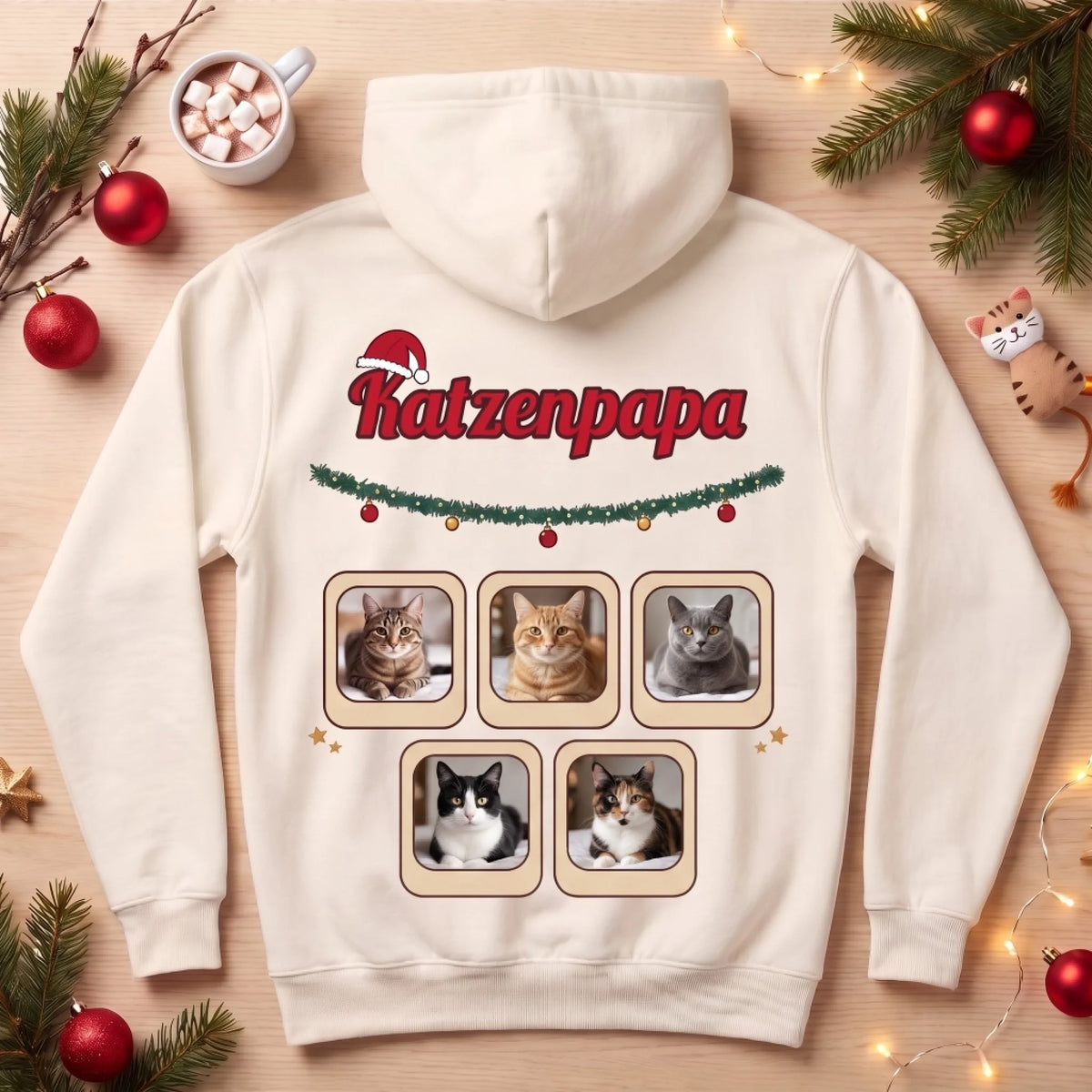 Katzenpapa Weihnachts-Hoodie in Beige mit 5 Katzenfotos – Flatlay