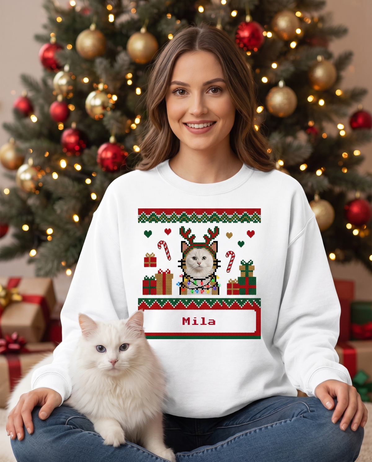 Ugly Christmas Sweater mit Katzenfoto – am Model