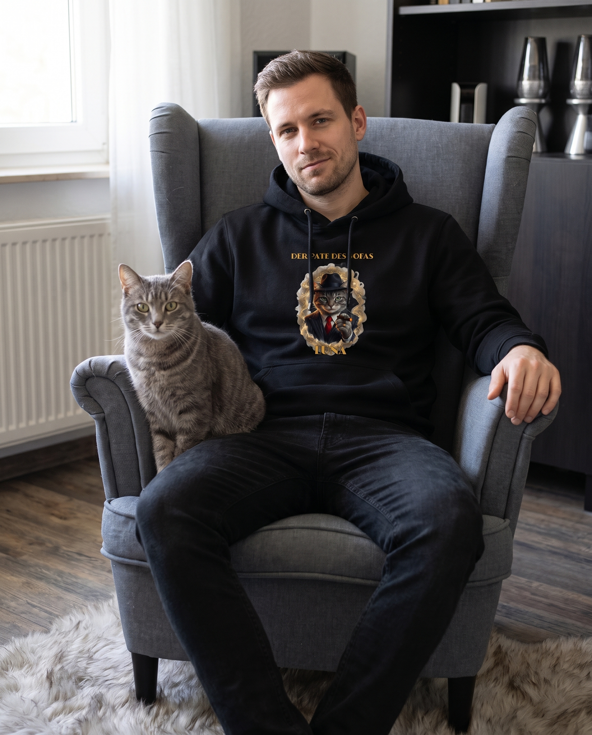der-pate-des-sofas-katzen-hoodie-model
