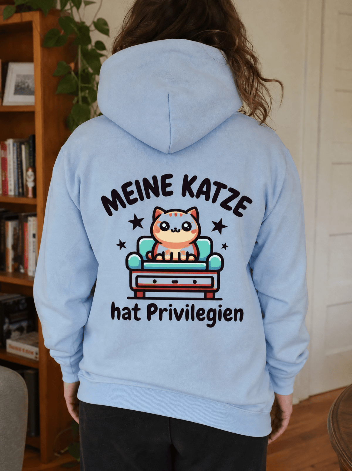 Hoodie Meine Katze hat Privilegien – Kuscheliger Katzenspruch-Hoodie von Mr. Fluffel