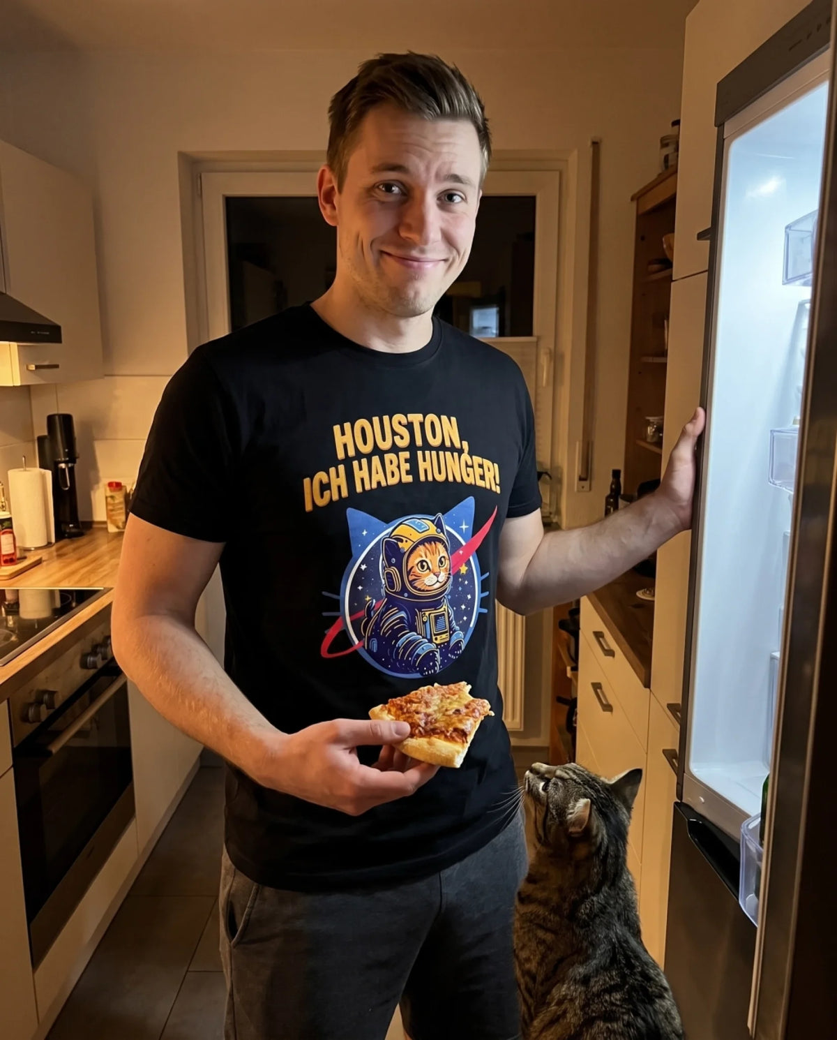 Houston, ich habe Hunger! – Katzen-T-Shirt mit eigenem Foto von Mr. Fluffel, Ansicht 8