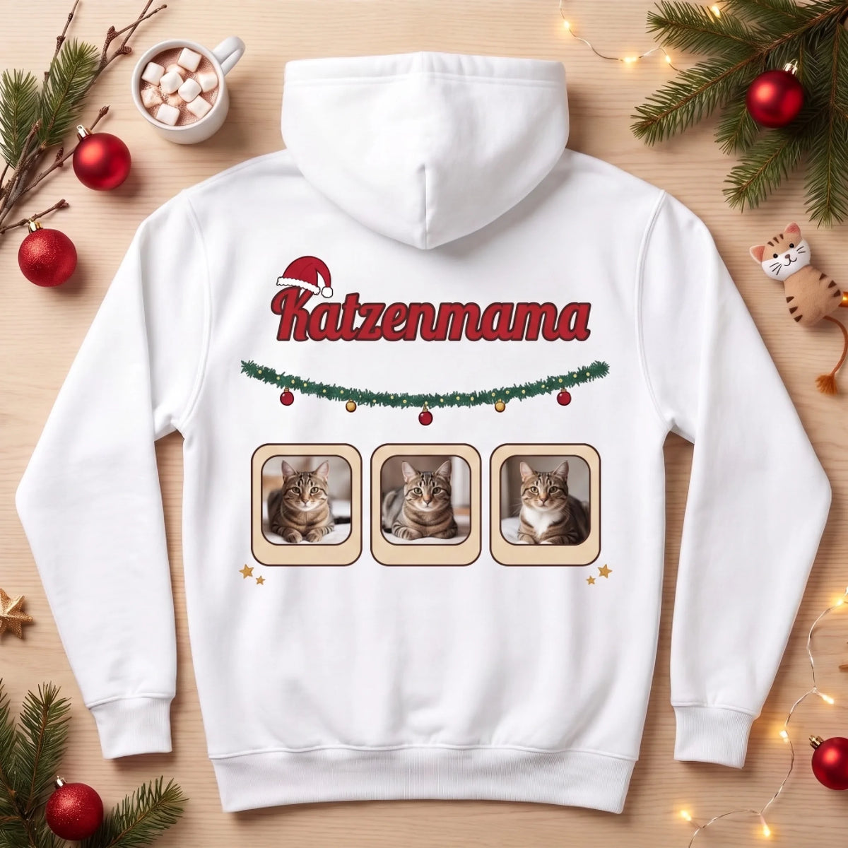 Katzenmama Weihnachts-Hoodie mit Katzenfotos in Weiß – Flatlay